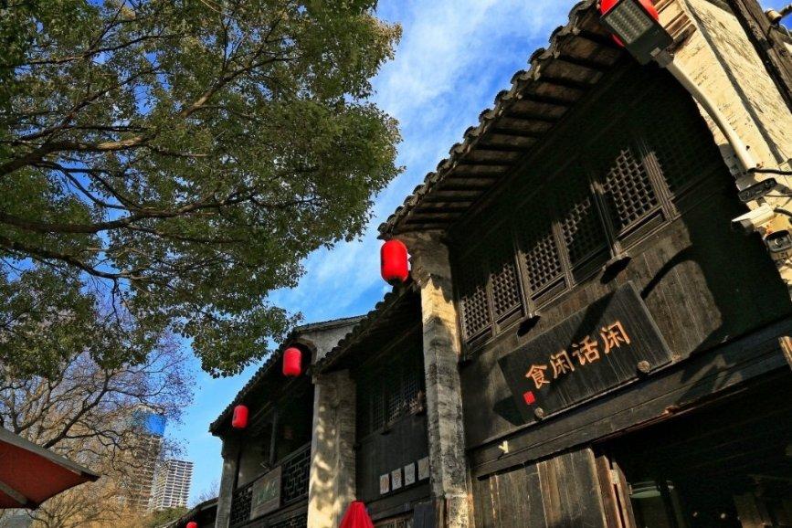 1月23日,绥化首届国际青少年越野滑雪挑战赛开幕了!